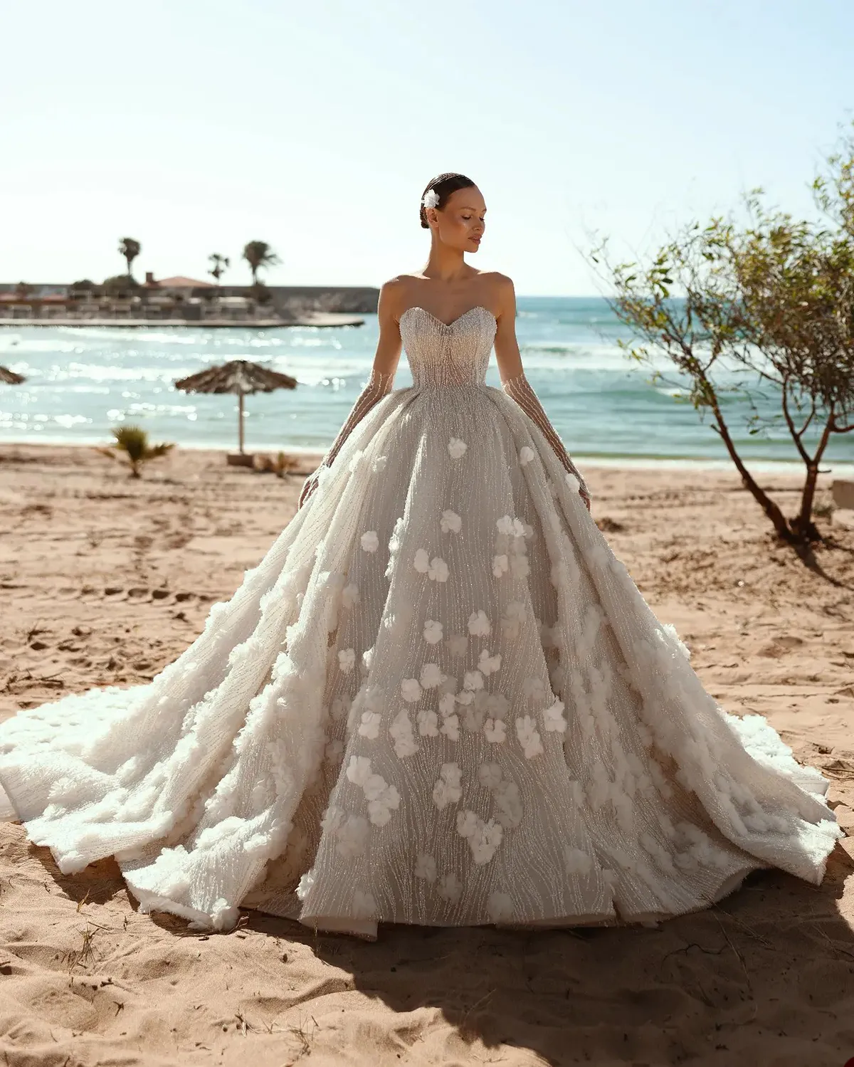 Elegant A Line Women Wedding Dress Sweetheart Neck Sleeveless Bridal Gowns 3D Appliques Sequins Sweep Train Dress Custom Made vestidos de novia