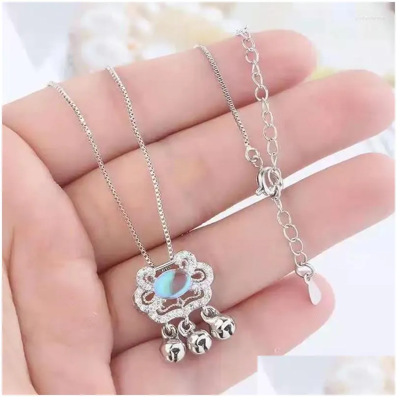 Chains 2024 Korean Style Moonlight Stone Small And Safe Long Life Lock Necklace For Women To Wear On A Daily Basis