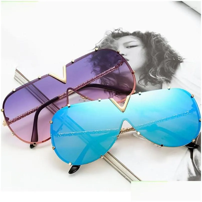 Sunglasses Brand Punk Round Women Fashion Large Frame Sun Glasses Female Metal Retro Designer Vintage V Shape Drop Delivery Accessori Dhldv