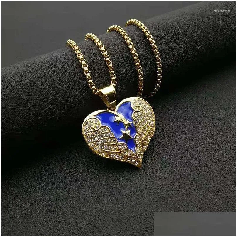 Pendant Necklaces POTCET Neutral Stainless Steel Blue Heart Wing Titanium Necklace Geometric Hip Hop Fashion Party Jewelry