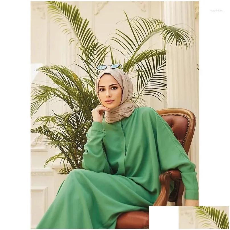 Ethnic Clothing Muslim Fashion With Multiple Colors And Bat Sleeves