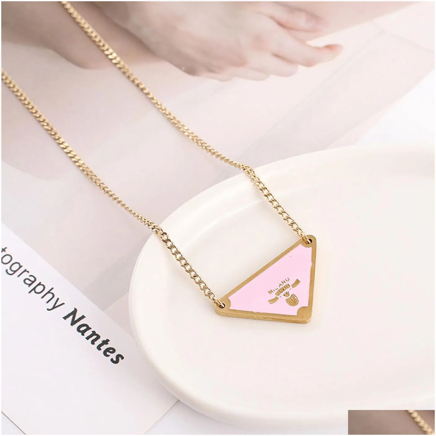 Gold necklaces Black White pink Triangle Letter Pendant Necklace Luxury Brand Designer Jewelry Titanium Steel pendants Chain Men Women Unisex