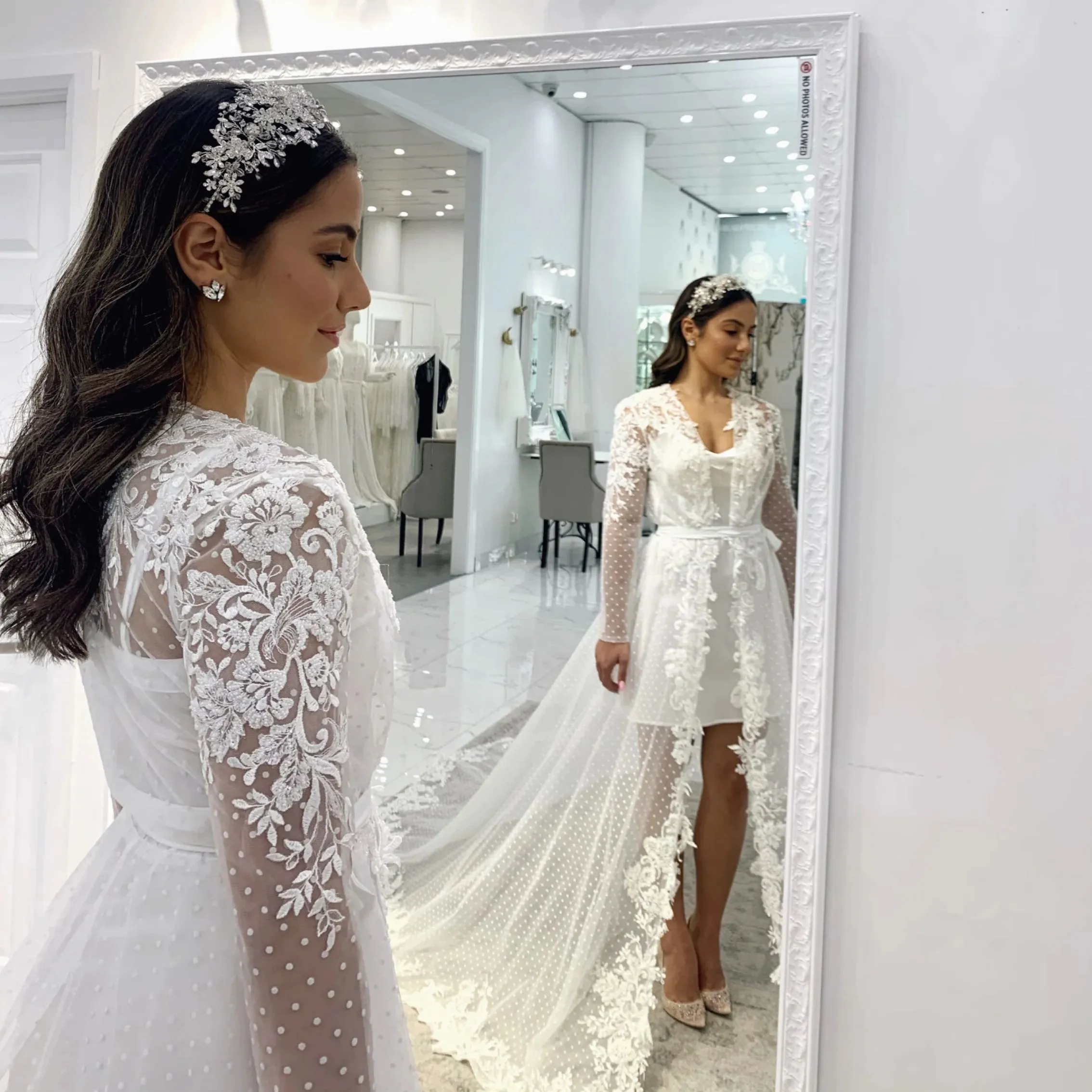 2024 Two Pieces A Line Wedding Dresses V Neck Lace Appliques Crystal Beads Illusion Long Sleeves Wraps Jacket Cape Cloasks Bridal Gowns wedding dress