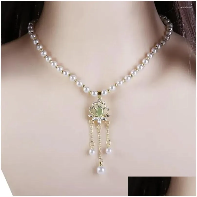 Pendant Necklaces Korean Style Women`s Necklace Lotus Shape Crystal Choker Sweet Elegant Collarbone Chain Gril Party Jewelry