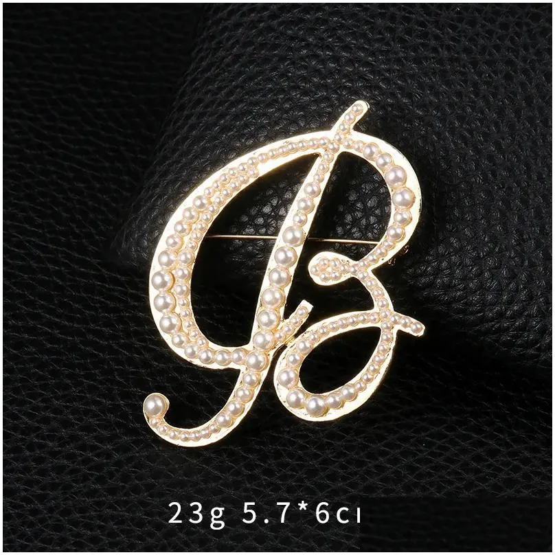 Brand 26 Initial Letters A to Z Crystal Rhinestones DIY Brooch Pins in Gold Plated Pins Sweater Coat Clothing Accessories