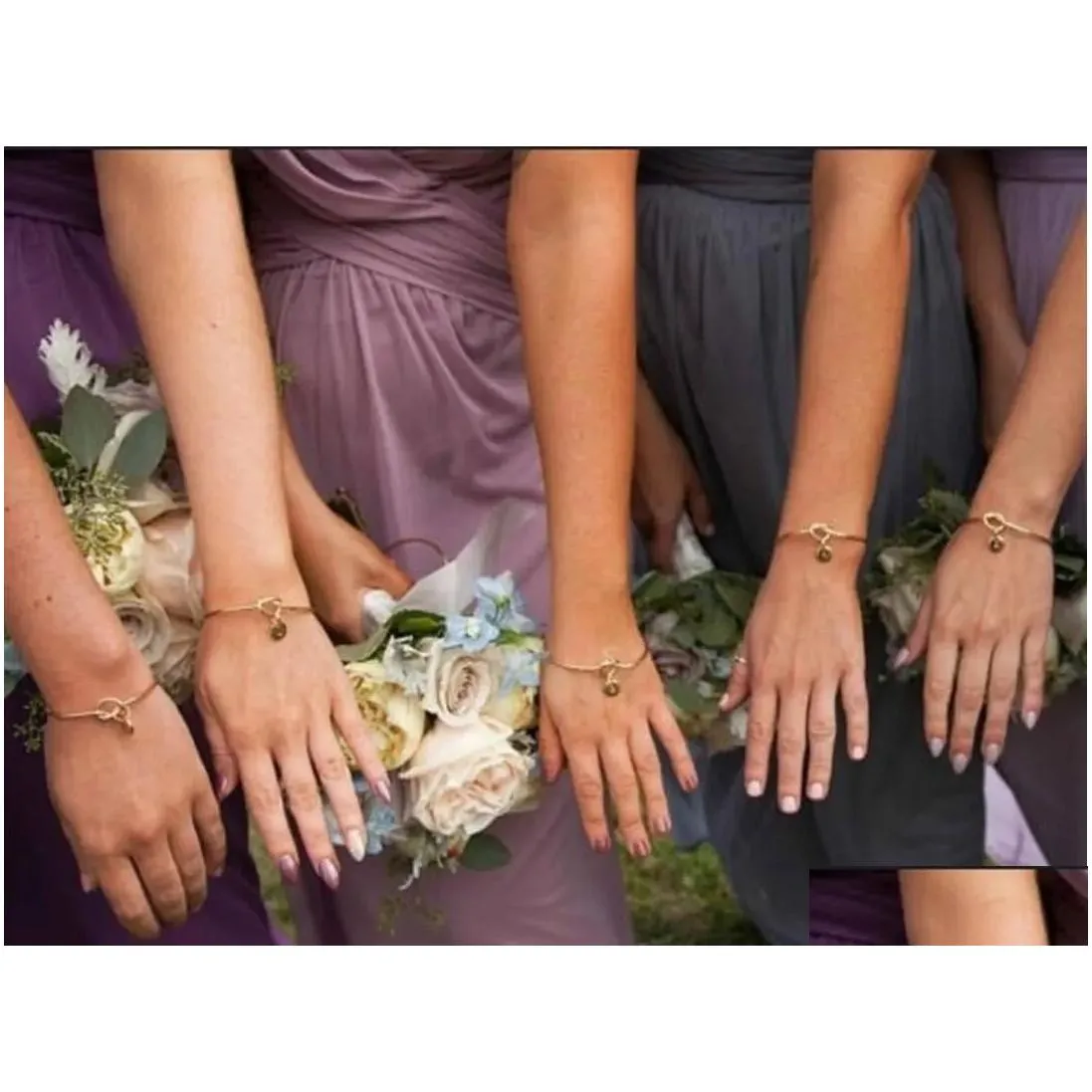 Bangle 26 Initial Letter Knot Heart Bracelet Girl Fashion Jewelry Alloy Round Pendant Bracelets For Women Girls Bridesmaid Gift Drop Dhham