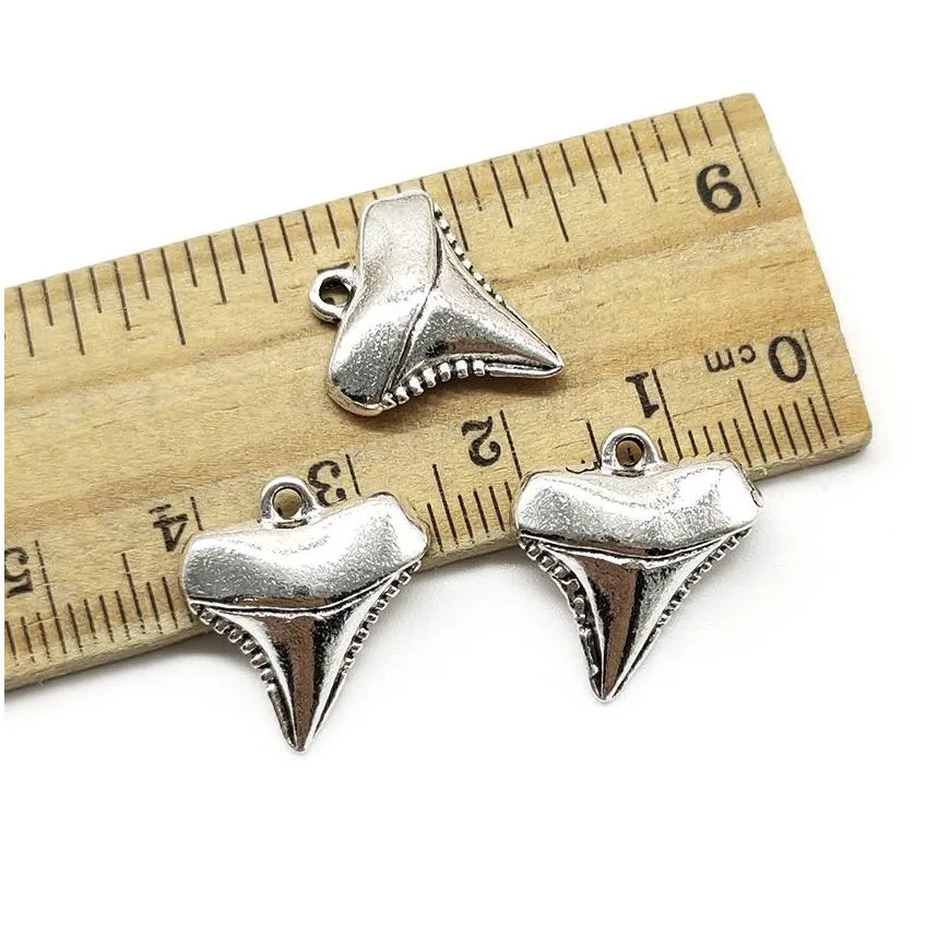 100pcs shark teeth antique silver charms pendants Jewelry DIY For Necklace Bracelet Earrings Retro Style 17*16mm