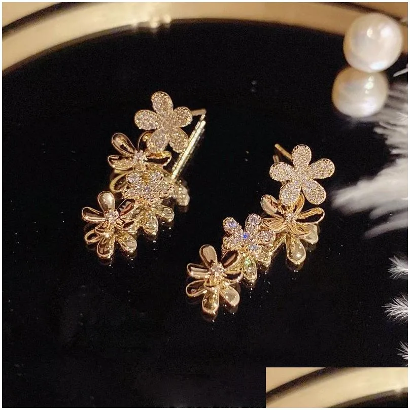 New Fashion Trend Unique Design Elegant Exquisite Light Luxury Zircon Flower Petal 14k Yellow Gold Earrings Female Jewelry Party Premium