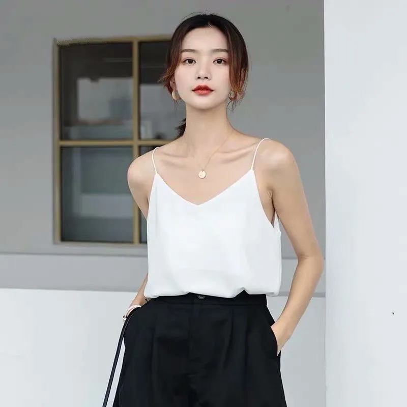 Korean Chiffon Top Women Woman V-neck Satin Tank Sleeveless Vest s Tees Loose Sexy White Ladies Camis 220325
