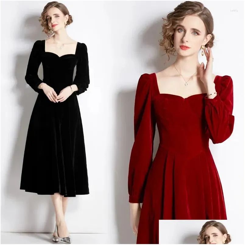 Casual Dresses Square Neck Velvet Dress French Vintage Hepburn Style High Grade Feeling Temperament Nylon Solid Color Slim Fit