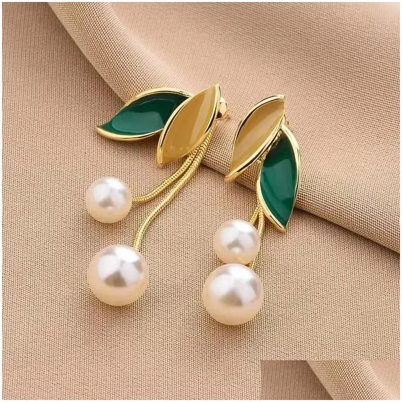 2024 New Fashion Trend Unique Design Elegant Delicate Light Luxury Pearl Leaf Tassel 14k Yellow Gold Earrings Women Jewelry Party Premium