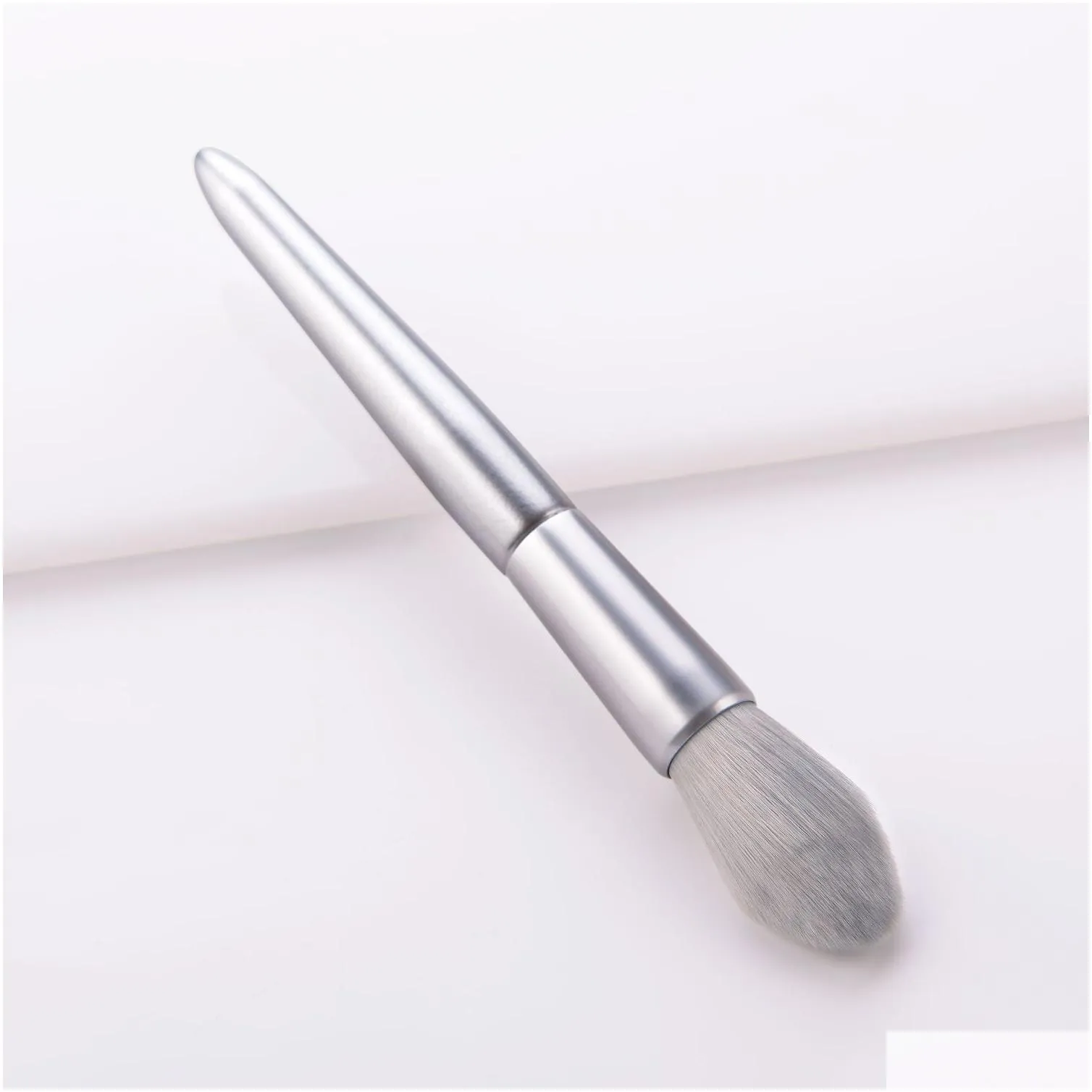 8pcs elegant silver handle makeup brush set gray hair foundation eyeshadow cosmetic Make Up brush set kit flame brush Beauty
