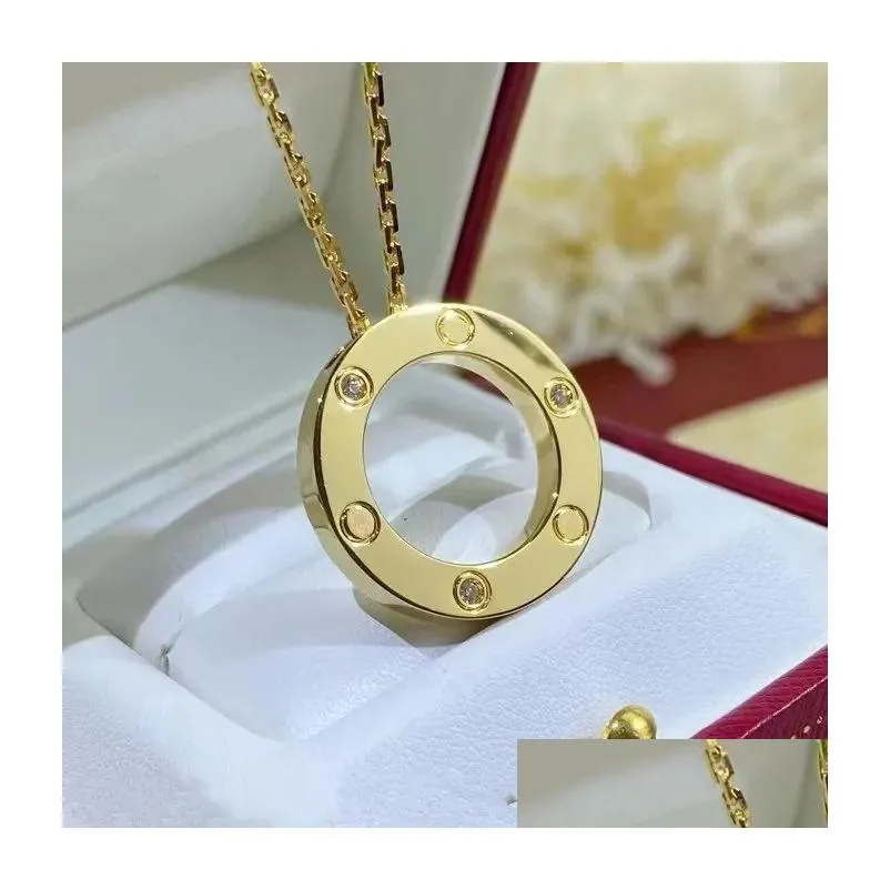 2024Love Screw Pendant Necklaces Titanium steel designer letter C with diamond luxury jewlery gifts girl gold silver rose wholesale not Fade