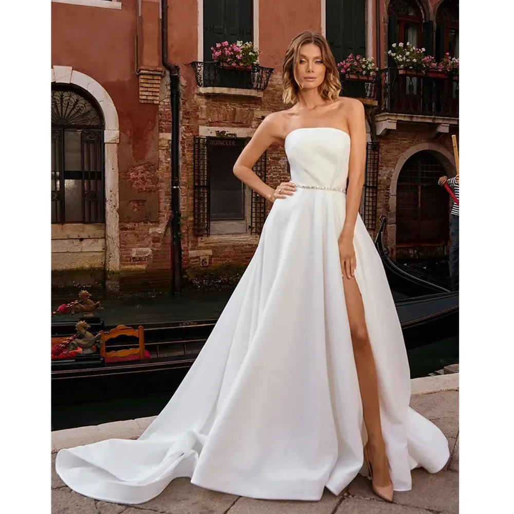 Strapless Sexy Thigh Split A Line Wedding Dresses With Crystals Belt Sleeveless Boho Garden Simple White Bridal Gowns Lace-up Back Women Bride Robes de Mariee YD