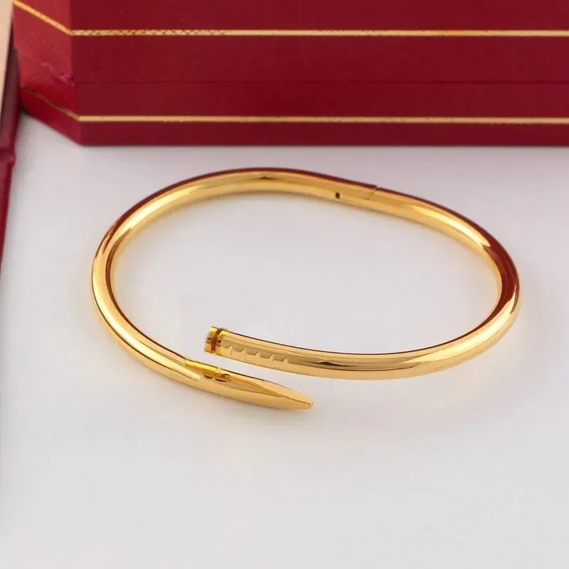 Luxury Nail Bracelet Designer Bracelet Fashion Cuff Bracelet for Men Women Couple Bangle Gold Bangle Designer Jewelry Valentine`s Day