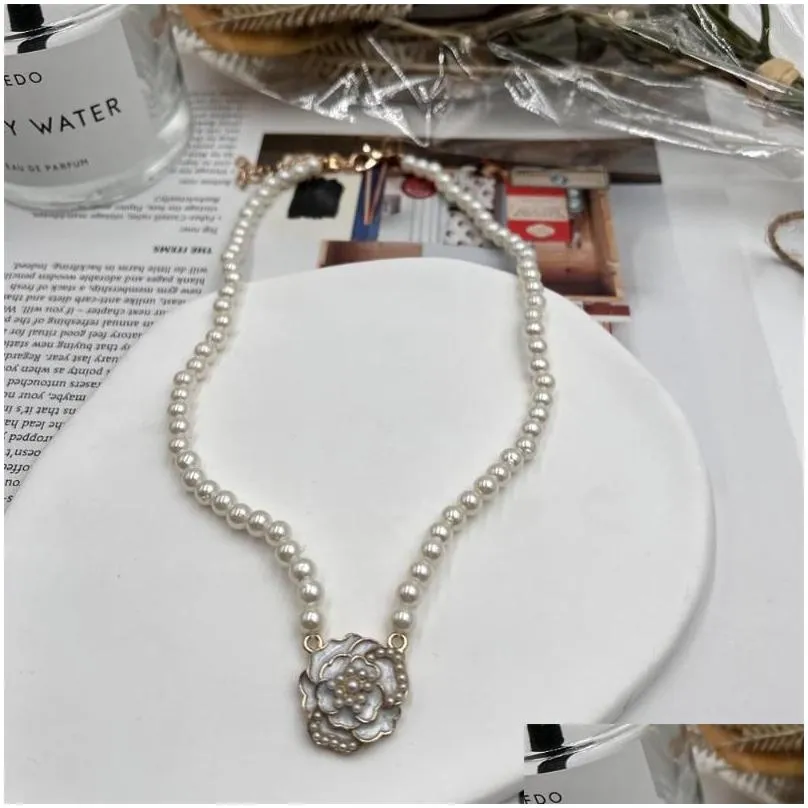 Choker Fashion Pearl Necklaces For Women Flower Pendants Clavicle Necklace Simple Jewelry Gifts 1 Dollar Items