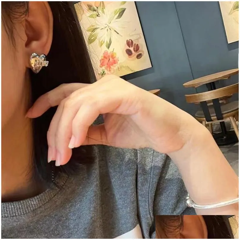 Hoop Huggie Miu Love Heart Shaped High Grade Cool Style 2023 New Miao Earrings Versatile Embedding with Pearls