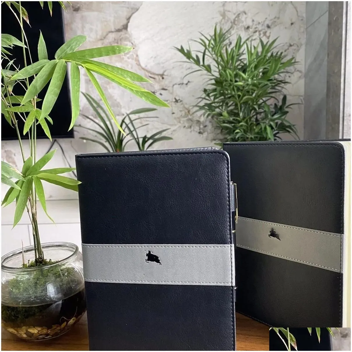 wholesale Notepads Designer Notebook Student Notebook+Signature Pen Set Business Notebook Set