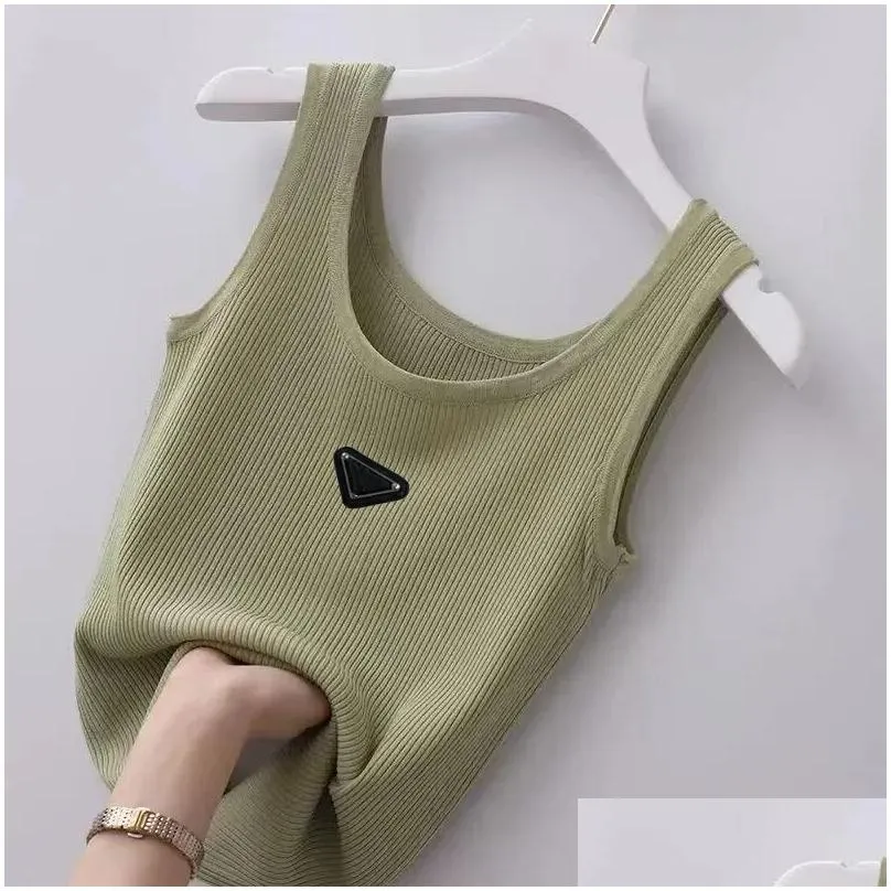 High quality Women`s Knits Top Designer Tanks tees T Shirts fashion temperament knitted Embroidery Knitted Vest Sleeveless Knitted Pullover Womens Sport