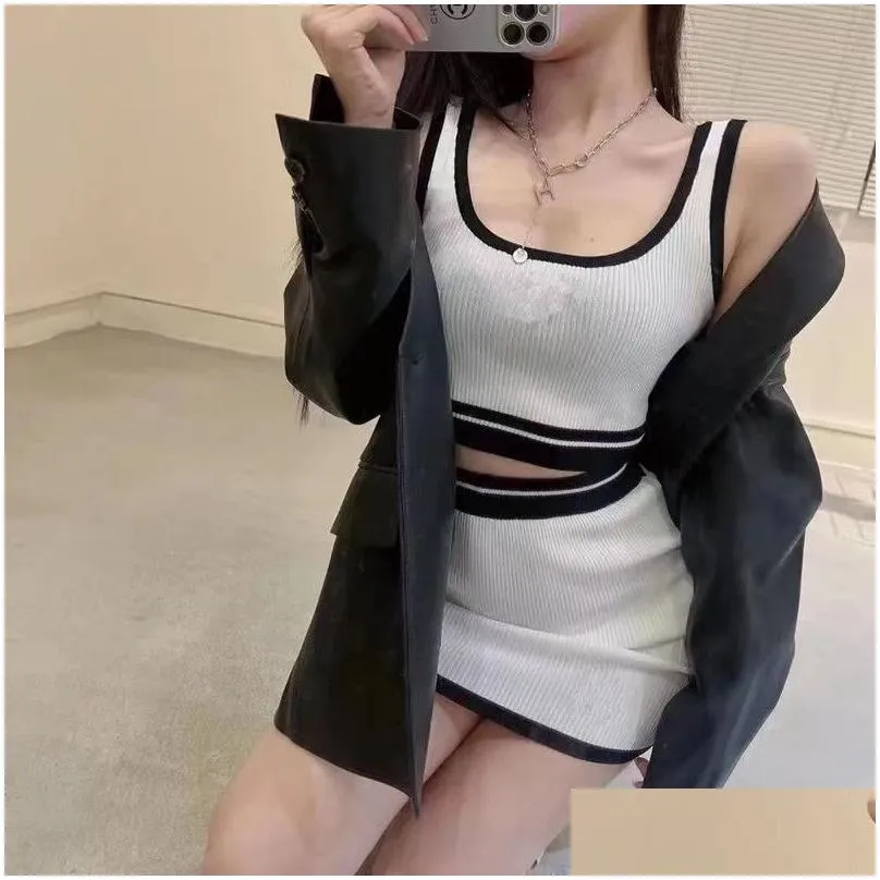 Women`s Two Piece Dress Set Knitted Vest Mini Short Skirt Set Streetwear Fashion Crop Top Small Letter 4 Colors Knit Tracksuit