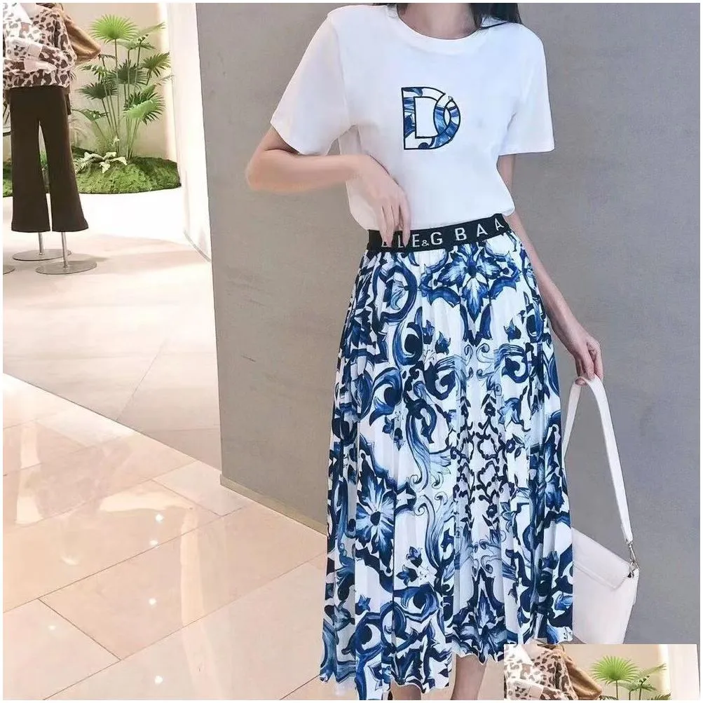 Two Piece Dress brand women luxurious two piece suit Letter pattern T shirt short sleeves pattern fashion high waisted long skirt