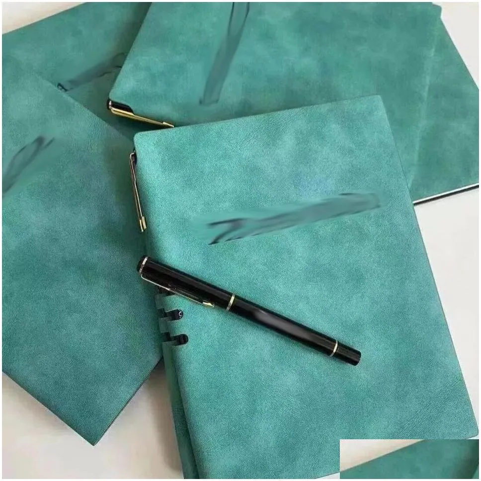 wholesale Bloc-notes de concepteur avec des stylos de signature Set Notebook Workbook Holiday Gifts