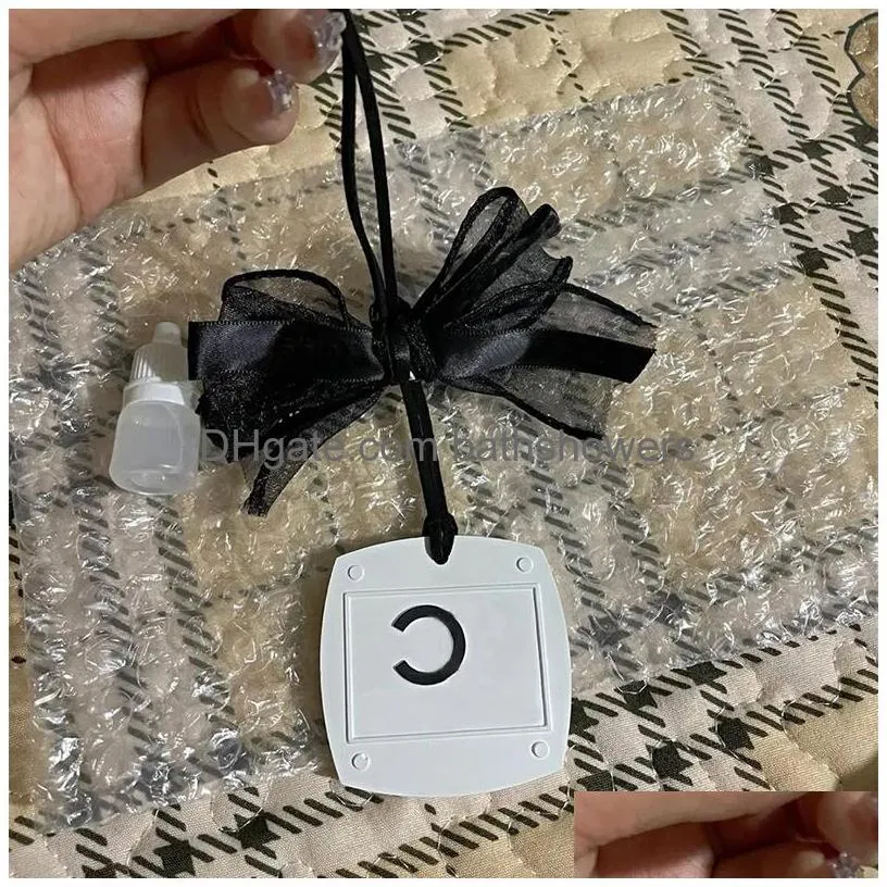 Designer Square Vehicle Aroma Card Fashion Letter Pattern Plaster Stone Light Fragrance Car Accessory Scented Candle Sumsum Drop Deli Dhzlr