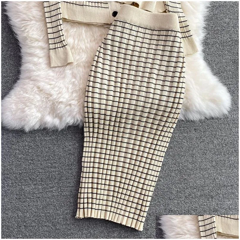 Two Piece Dress Women 3 Set Autumn Korean Style Temperament Fashion Suit Plaid Knitted Cardigan Bottoming Camisole Skirt 220915