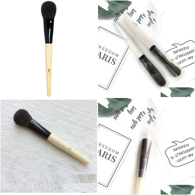 Blush Makeup Brush - Luxe Soft Natural Goat Bristle Round Cheek Powder Highlighter Beauty Cosmetics Brush Tool