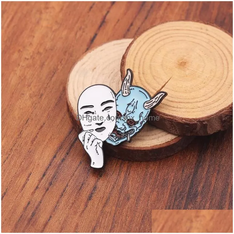 mask horror woman brooch badge horror demon woman brooches japanese culture creative inspiration needle pin denim matching gifts279b