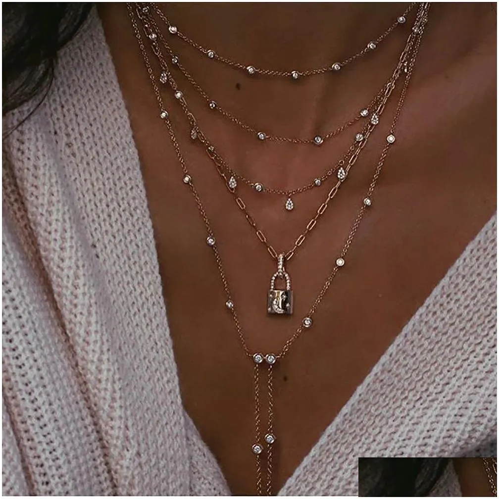 Chokers Vintage Crystal Geometry Star Moon Lock Necklace For Women Boho Mti Level Pendants Necklaces Jewelry Gift 231025 Drop Deliver Dhza2