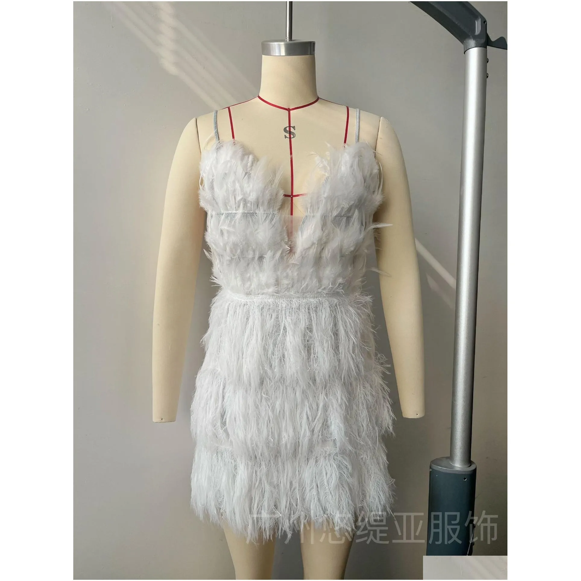 Autumn and Winter New European and American Women`s Fantastic Feather Dress, Open Back Party Dress, Waist Tight Chest, Deep V Feather Strap