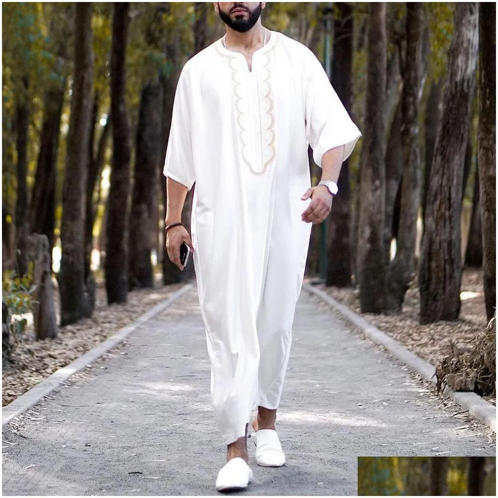 Ethnic Clothing Vintage Loose Muslim Caftan Robes Men Long Sleeve Fashion Jubba Thobe Man Leisure Solid Color Pattern Islamic Drop De Dhlub