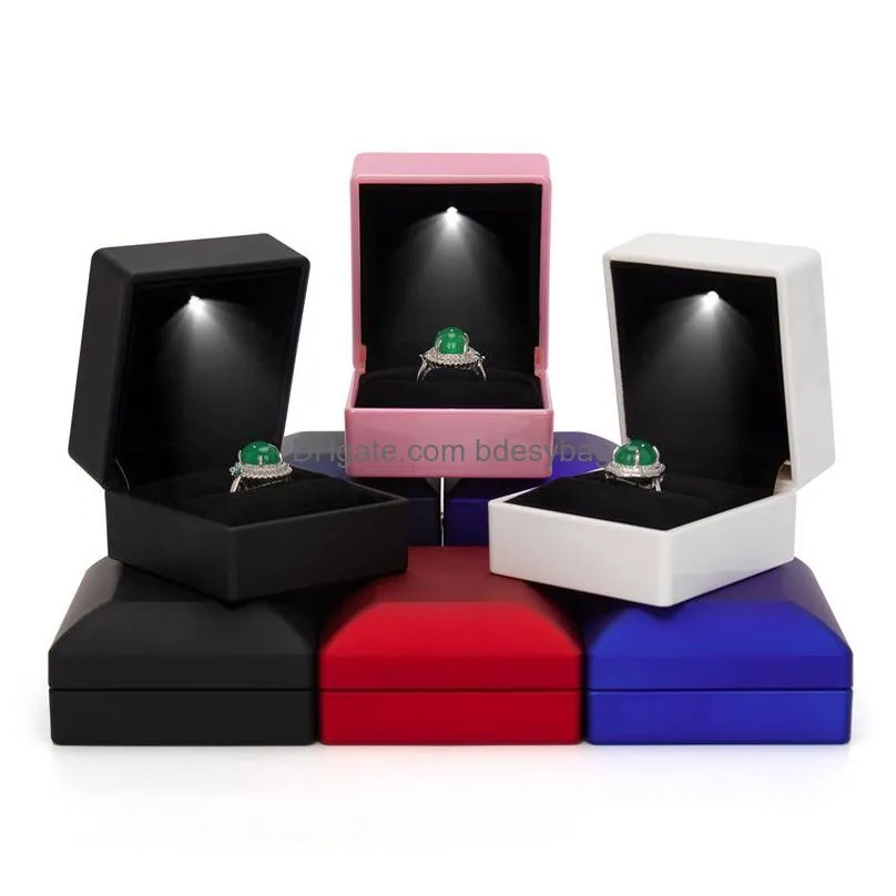Jewelry Boxes Led Light Box Engagement Wedding Rings Pendant Necklace Gift Case Portable Jewellery Display Drop Delivery Pack Dhgarden Dhudi