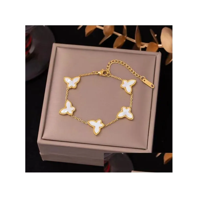 Vintage Lucky Pendant Necklace Designer Yellow Gold Plated White Mother of Pearl Butterfly Charm Short Chain Choker for Women Jewelry