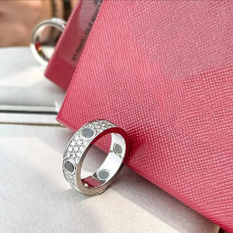 Designer Ring Love Ring 6-11 Size Personalized Diamond Fashionable and Versatile Unisex Temperament Ring High-end Fashion Minimalism