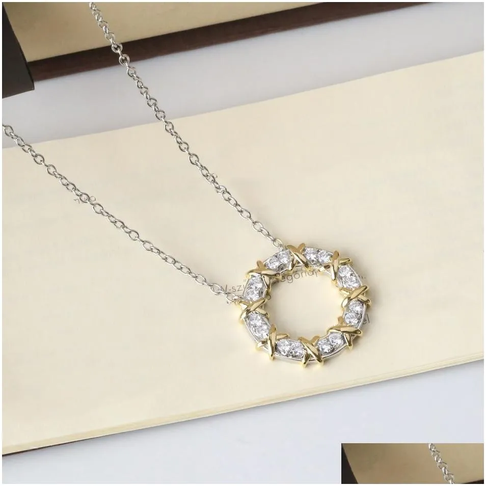 Jewelry Loop Designer Necklace Exquisite Ladies Pendant Diamond Inlay Charm Elegant Temperament Fashion Versatile Trendy