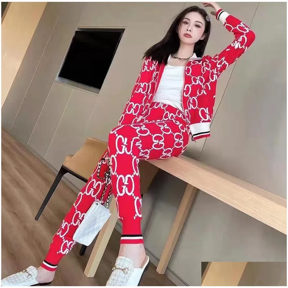 Women`s Tracksuits kahki color womens Knitted sports suit two Piece Pants Presbyopia logo letter lzipper cardigan jacket + rope elastic waist radish