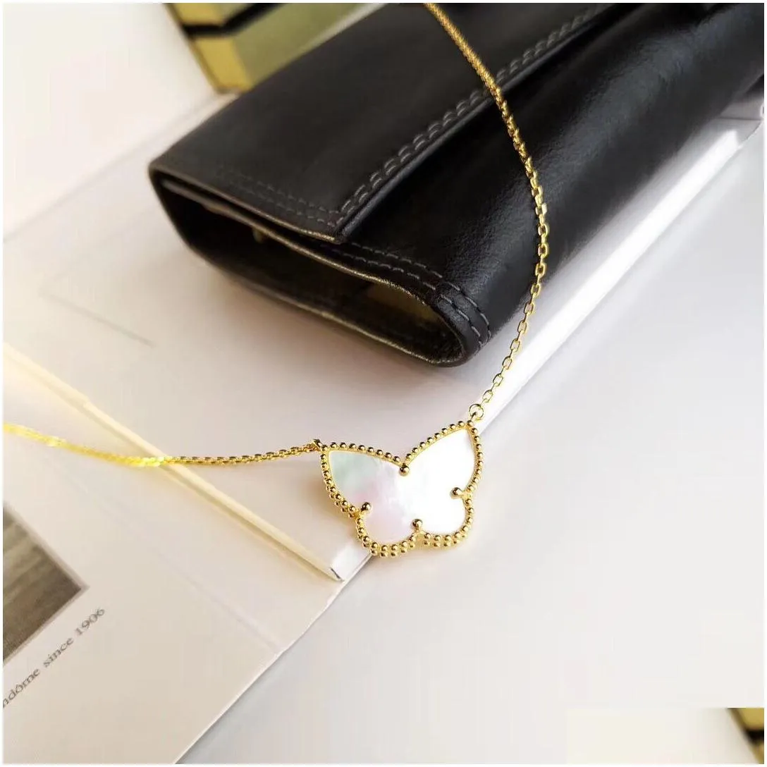 Vintage Lucky Pendant Necklace Designer Yellow Gold Plated White Mother of Pearl Butterfly Charm Short Chain Choker for Women Jewelry