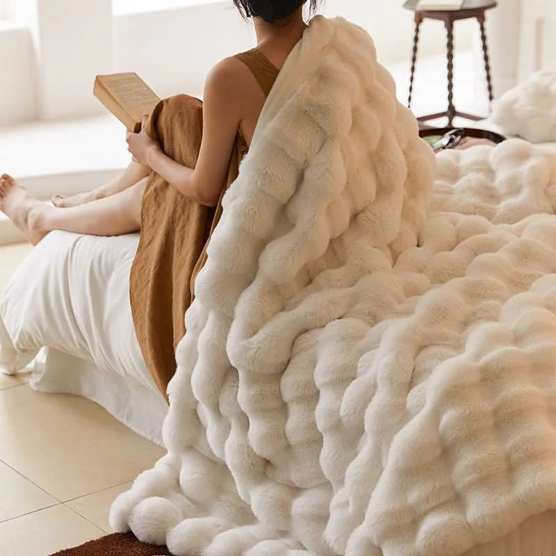 Blankets Luxury Tuscan Imitation Fur Blanket for Winter Warmth Super Comfortable Bed Blankets High-end Warm Winter Blanket for Sofa