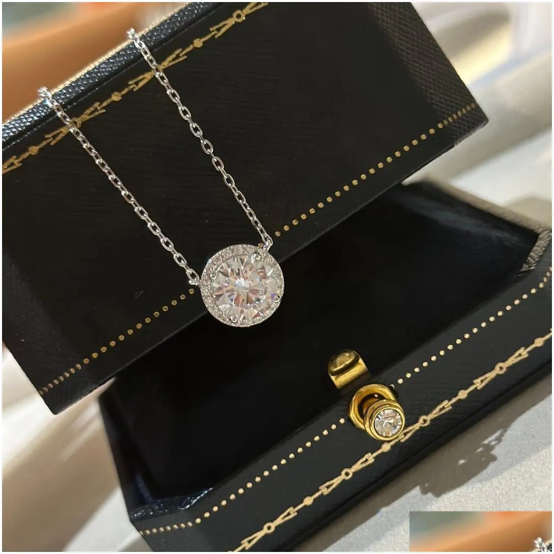 Luxury Pendant Necklace Soleste Brand Designer S925 Sterling Silver Shinning Round Zircon Charm Short Chain Choker With Box Party Gift For Women