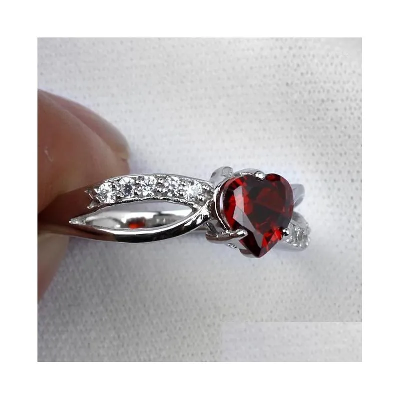 Cluster Rings Women`s Heart Shape Simulated Red Garnet 925 Sterling Silver Ring Crystals Decorated Jewelry Gift R623