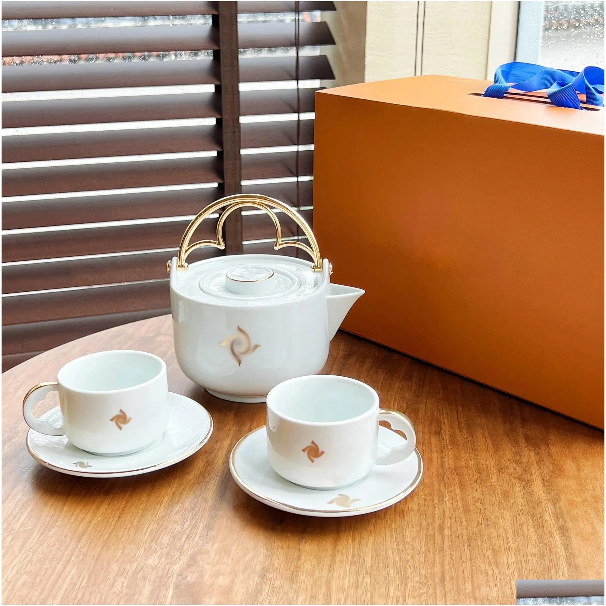 Collectable ILIVI Monogram Tea set teapot porcelain milk water Coffee Cup Mugs family meal Dinner Breakfast Dinnerware flatware Dessert tray