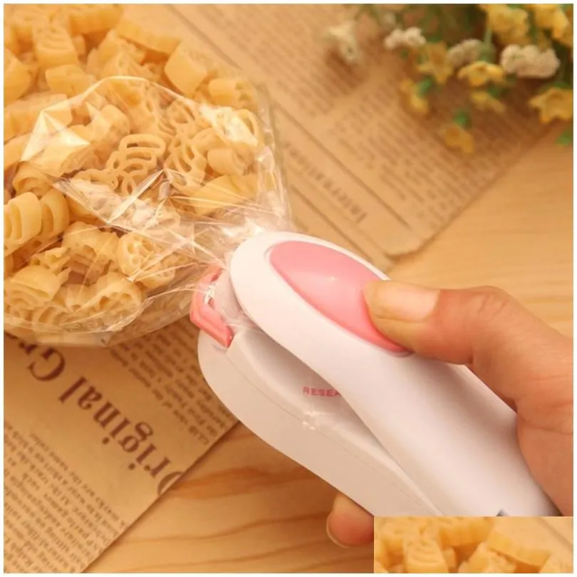 Vacuum Food Sealer Mini Portable Heat Sealing Machine Impulse bag Sealer Seal Machine Poly Tubing Plastic Bag Sealing Machine