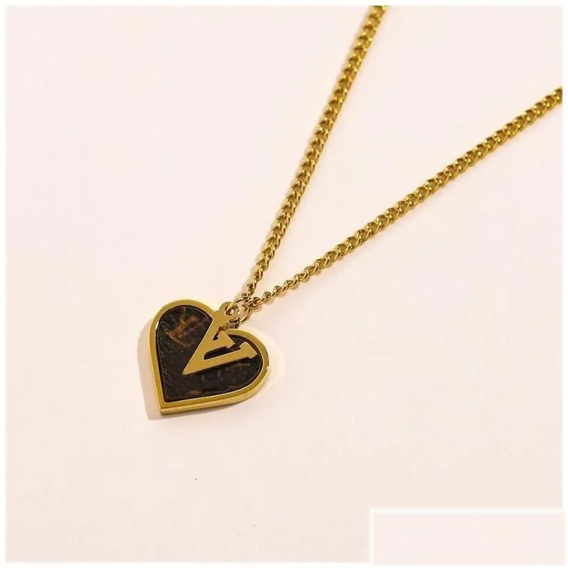 Pendant Necklaces Designer Necklace Heart Love Clover Rope Chain Cd Cuban Link Luxury Jewlery Mens Chains Chrome Crystal Iced Out Men