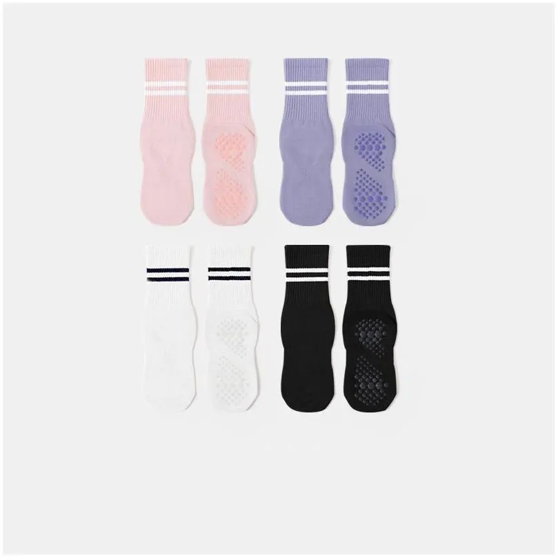 AL-115 Women Pilates Non-slip Yoga Socks Women`s Indoor Fitness Dance Middle Tube Yoga Socks Sports Fitness