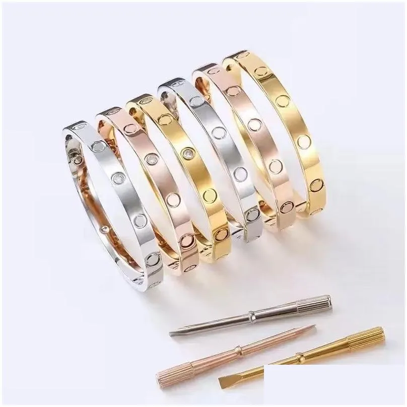 Designer Bracelet Titanium Steel Bracelet Classic Bracelet Fashion Men`s and Women`s Bracelet 18K Gold Jewelry Valentine`s Day Gift Rose Gold