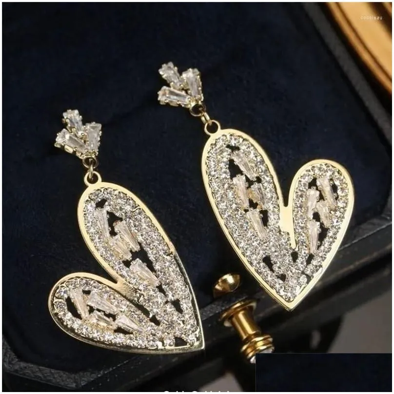 Dangle Earrings 2023 Luxury Heart Drop Fashion Elegant Crystal Earring Trendy Shiny Rhinestone Ear Wedding Party Jewelry Eh029