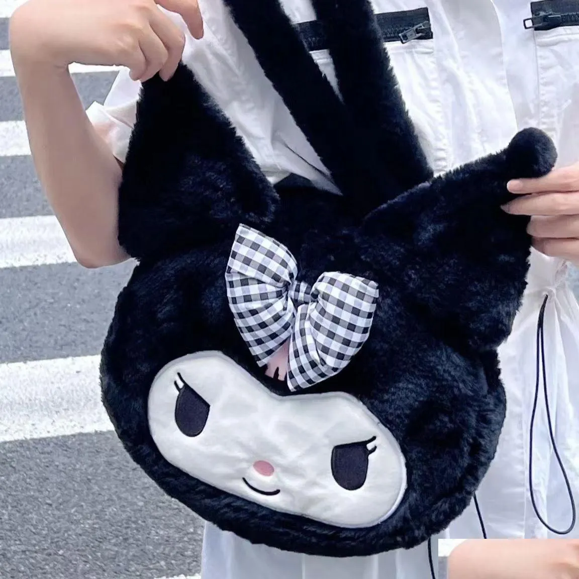 Ins Big Girls Fuzzy Handbag Black Kuromi Plush Soft Bag Princess Accessories shoulder Bags big Capacity Festival Gift
