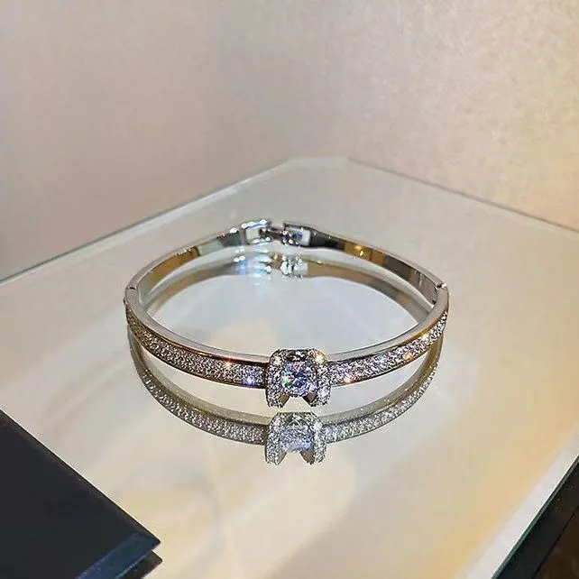 S Designers Designer Charm Jewelry Bangle Women Top Quality High Sense Diamond Bracelet Celebrity Temperament Versatile Jewelrys